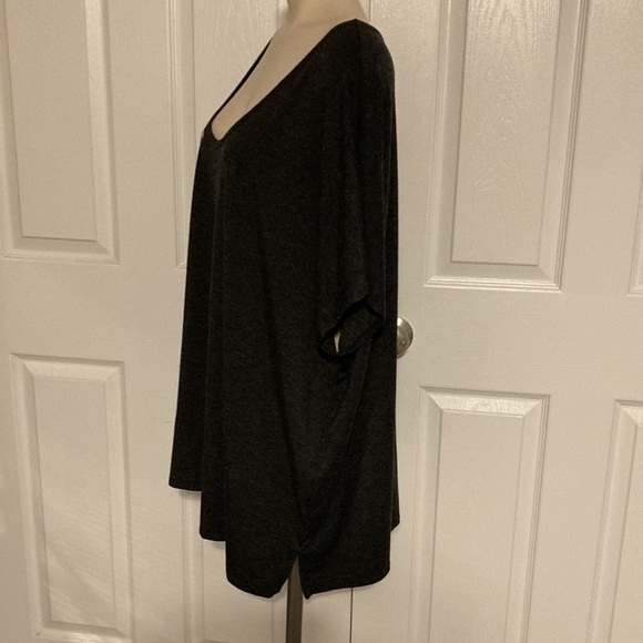 NWOT Life Is Good charcoal cap sleeve top XL - Picture 5 of 16